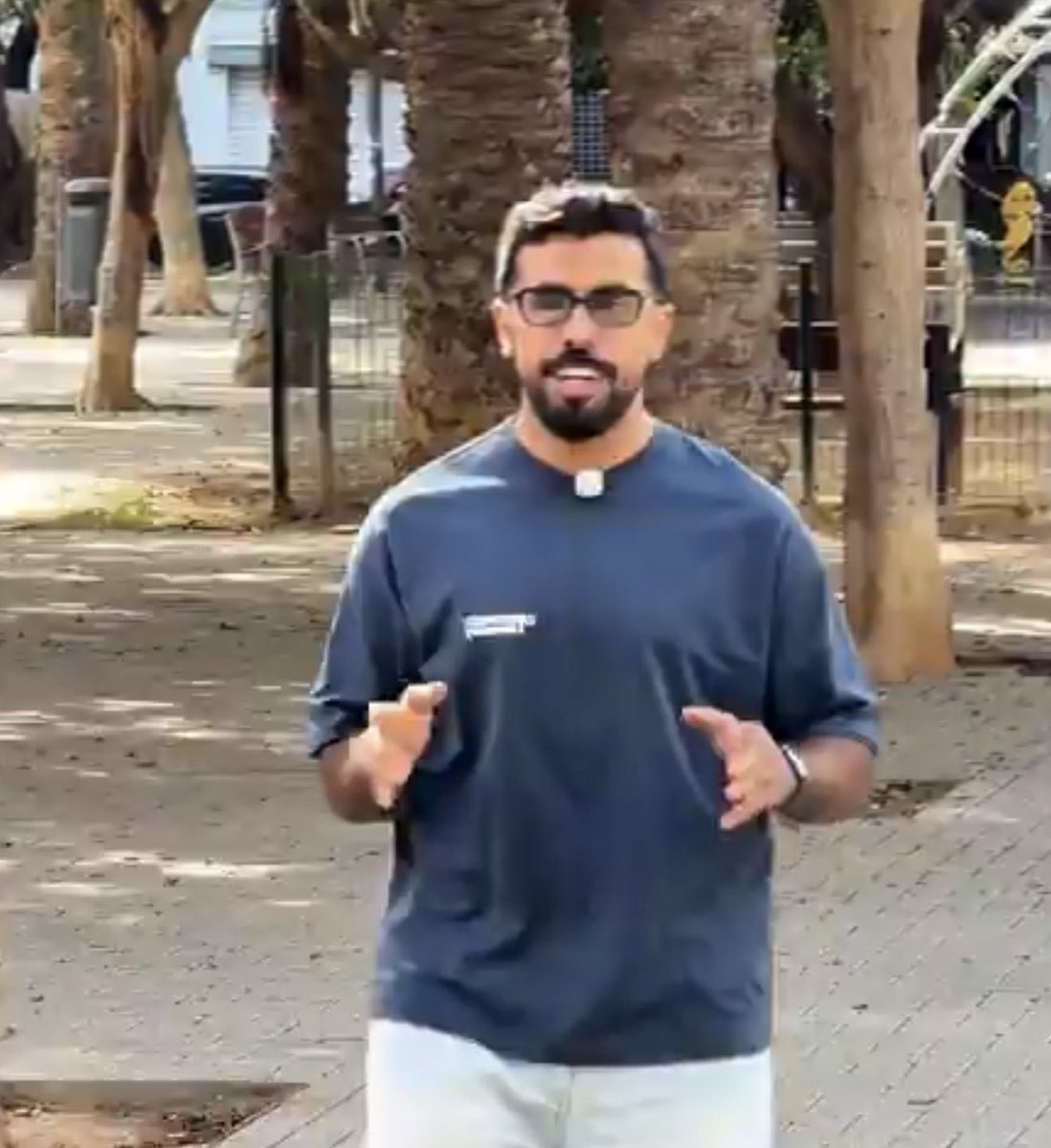 1SMi_'s tweet photo. والله ثم والله اني اعرفه شخصيًا الرجل يدفع من جيبه عشان تغطياته بدأ من الصفر حرفيًا اذكر سألته وادري مايبيني اقول هالكلام قلت انت وش تبي توصل بالضبط؟ قال عندي يقين اني بوصل بعيد جدًا ، الرجال راح امريكا الجنوبية يغطي الكوبا وراح امريكا يغطي مونديالات هالسنة وراح شرق آسيا وراح افريقيا واوروبا والان في اوزباكستان؟؟؟؟؟

خالد بن فصلا افضل وانجح حساب رياضي في العالم العربي بلا منازع والله لو تجيب الف حساب مايغطي مجهوداته، عطني حساب عربي الان يحضر في اوزباكستان لتغطية القادسية؟

خالد نموذج عظيم جدًا @wlv_s1