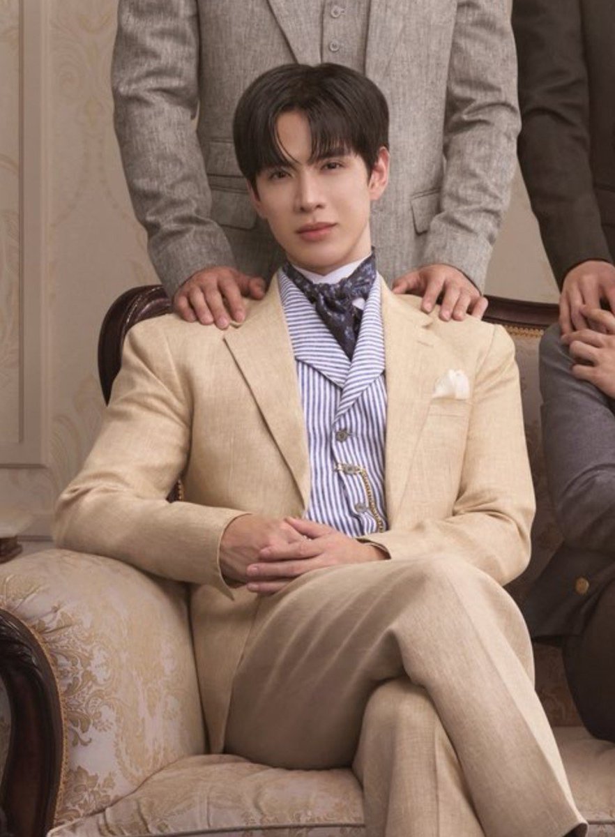 ppriri_'s tweet photo. the idea of jamfilm coming back together to do a bl series even after separating is kinda crazy u know. like I can't remember of any another broken ship coming back together to shoot another bl series. https://t.co/tyFc7JkoJM