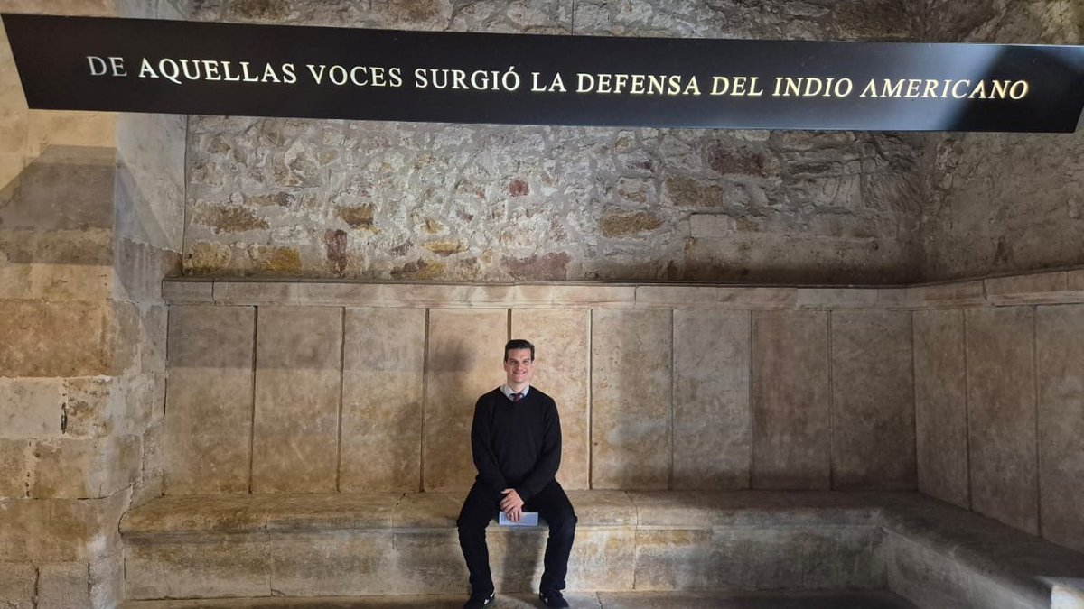 LuisAHerreraO's tweet photo. Celebrar la Hispanidad cada 12 de octubre es celebrar el momento en que la humanidad supo de su natural y rica diversidad étnica e inició el reconocimiento, en Salamanca y otras Universidades Ibéricas, de su universal dignidad e igualdad. Mucho antes de 1776 y de 1789. 👇👏👏👏 https://t.co/rSoYjhUQRt