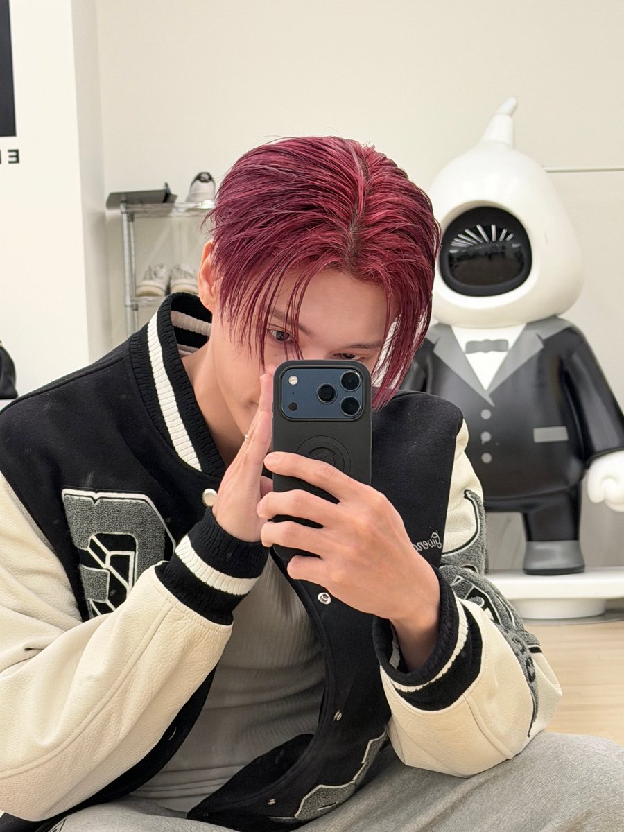 JWYcomfort's tweet photo. WOOOYOUNG IN FROMM !! https://t.co/Gaaxgq7zOu