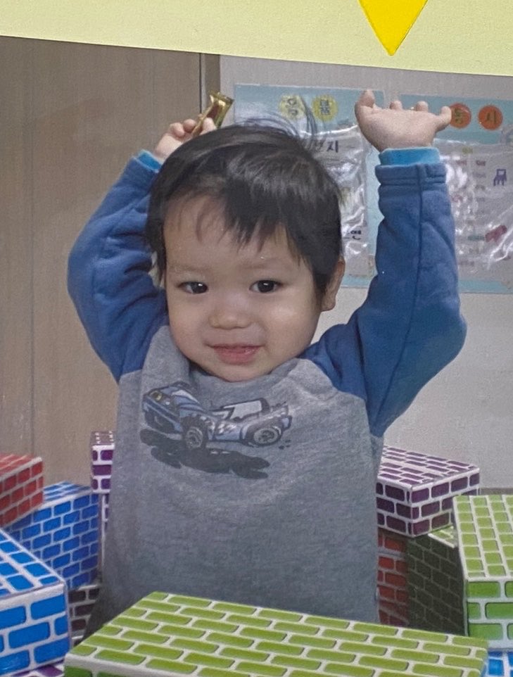 arshaville's tweet photo. “meskipun aku anak bontot di rumah, waktu aku memimpin tim membuat aku pengen jadi orang yang punya pendirian.”

aduh adek bungsu🥹🤍 https://t.co/YDcEfduNj6
