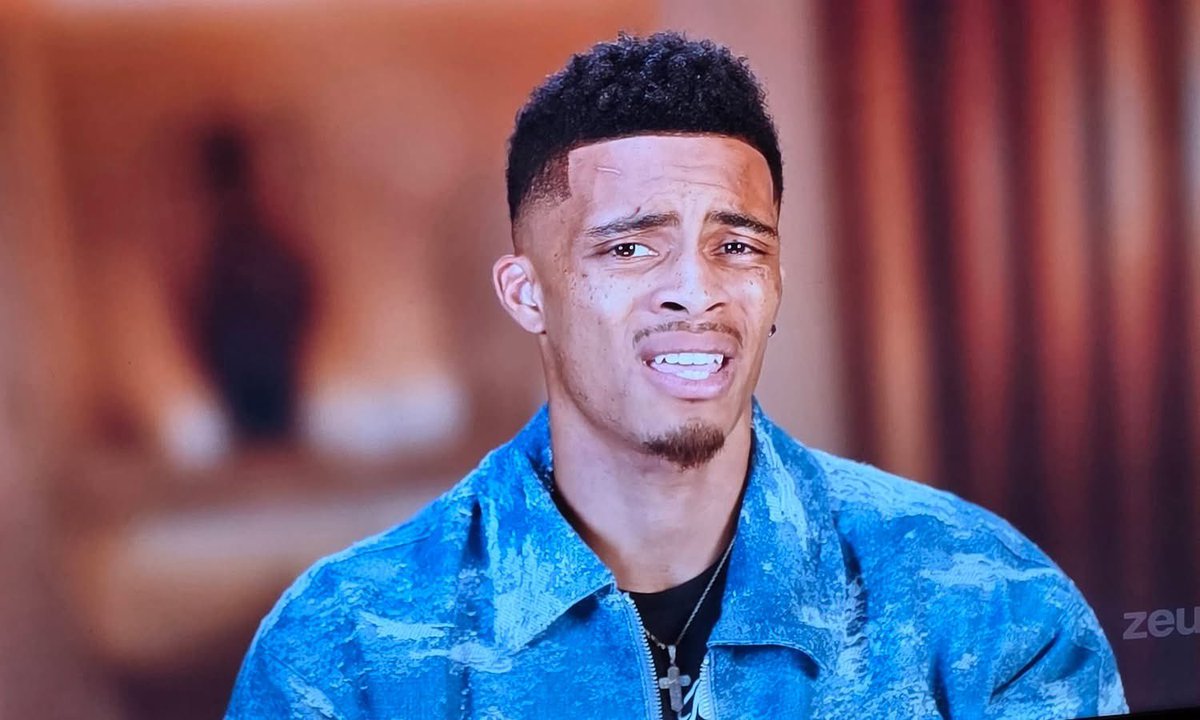 juliethardt's tweet photo. Correct me if I'm wrong but at the beginning of this season of Bad Boys Natalie gave The Man Of The House key to Jayda and said if anyone wanted the key, they had to challenge him. So Jayda ends up giving it to TuTu. People are trying to fight TuTu for the key. So now this episode Jayda is saying the reason TuTu has the house key is because people always want to fight TuTu. But they're fighting him for the house key.🤣💀 Make it make sense. I think Jayda gave TuTu the house key because he likes him. I think if there was a house key last season and they would have gave it to Jayda, he would have given it to Seis.🤣 Duke is right. It's BS they're switching up the rules on how you get the house key.
