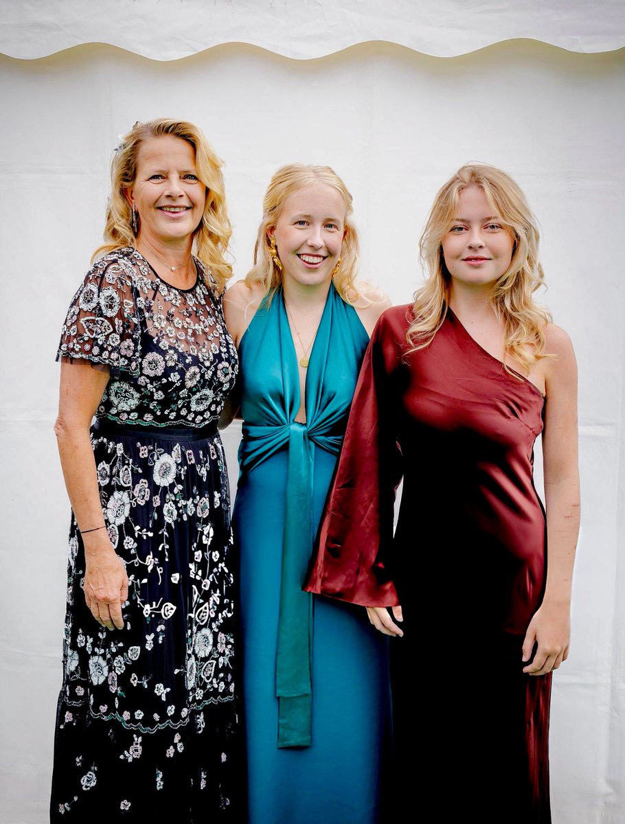 royalchildren_'s tweet photo. #PrincessMabel #CountessLuana and #CountessZaria of Orange-Nassau attend the Amsterdam Diner fundraiser event of the Aids Foundation as part of AFAS Live, in Amsterdam, Netherlands 🍽️ -June 13th 2026.
.
📷 : Patrick van Katwijk/@GettyImages https://t.co/HW5HKu6ZL7