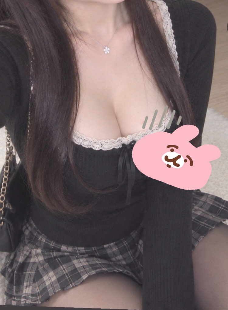 TshakaLindiwe's tweet photo. お姉さん系、好きな人はいいね♡

 #自撮り界隈 #裏アカ女子　#裏垢女子
#いいねでdm https://t.co/yeycwCpxYr
