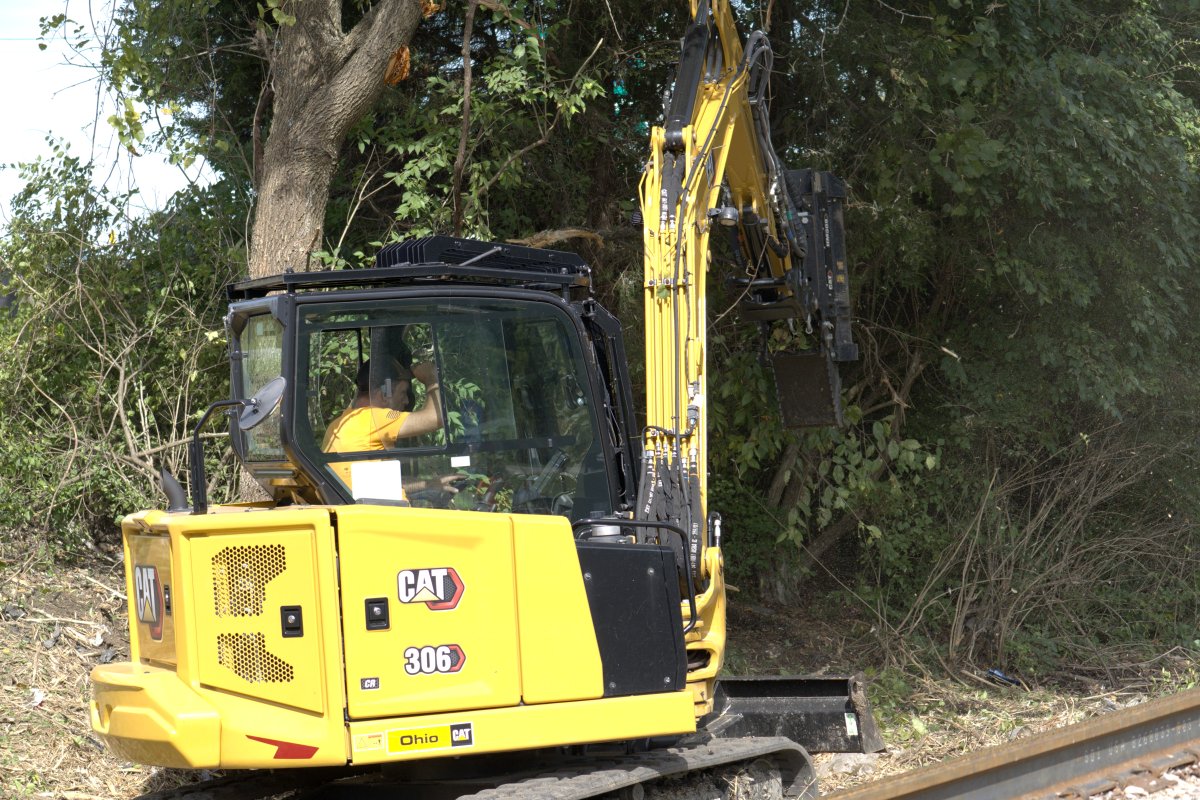 brushworksco's tweet photo. CAT 306 with a mulching head, working the tree line along the tracks.
Reach-and-cut brush clearing in Ohio with Brushworks.
Message us for a quote. #landclearing https://t.co/FgRSgBFT01