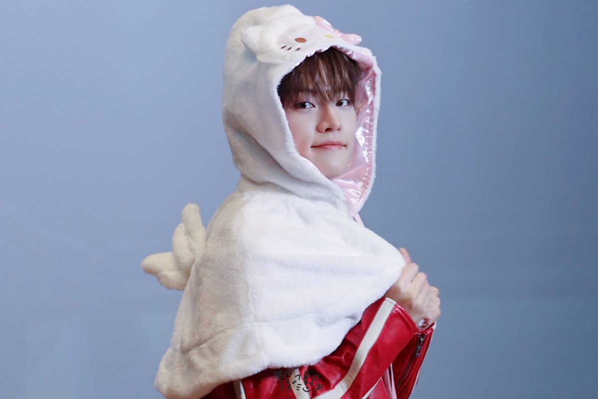 _93812's tweet photo. ≽^• ˕ • ྀི≼🍎💕
#전민욱 #JEONMINWOOK
#CLOSEYOUREYES #클로즈유어아이즈 https://t.co/iC4p7YHomE