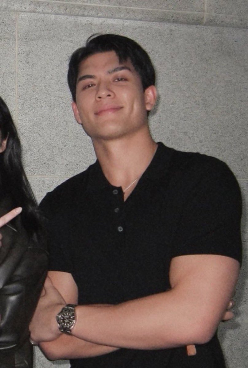 __atrex__'s tweet photo. mau yang ganteng begini bisa ngga😔🙏🏻 https://t.co/8sHP93cem9
