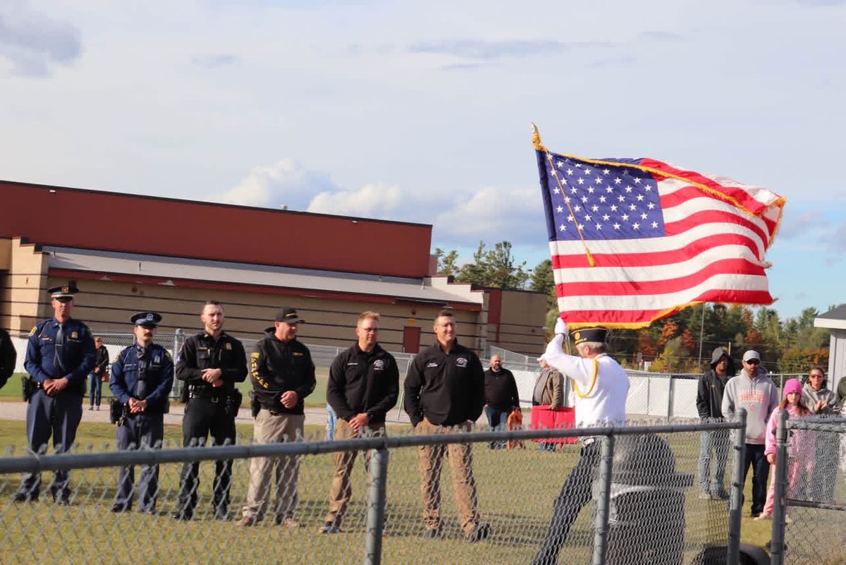 mspnorthernmi's tweet photo. The Michigan State Police is proud to join agencies and faith partners nationwide in the National Faith & Blue initiative. Thank you to the Gaylord Post Chaplain, local clergy, and the Cheboygan High School boys’ soccer team for hosting a heartfelt Veteran and First Responder Appreciation Game. Grateful for your continued partnership and support.