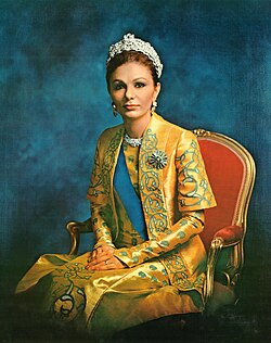MIGAbaPahlavi's tweet photo. 💎 نام‌هایی هستن که فراتر از تاریخ، در جان و قلب یک ملت حک شده‌ان... ✨☀️🕊️
زادروزتان همایون، عُلیاحضرت #شهبانو_فرح_پهلوی؛ ✨
به امید روزی که لبخند باشکوهتان، آیینهٔ تمام‌نمایِ یک ایران آباد، آزاد و شاد باشد. 🤍🌱

👑🦁
#فرح_پهلوی
#جاویدشاه https://t.co/KhE5W3pL8L
