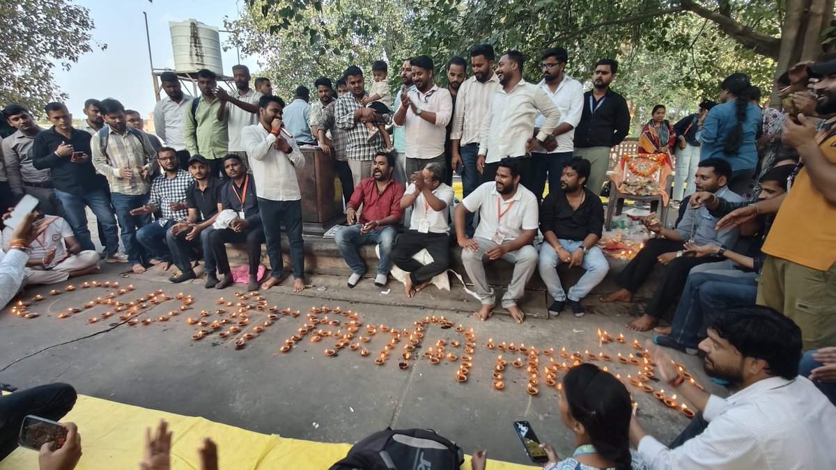 jaini_yada56954's tweet photo. #CHOआंदोलन_जारी_है #CHOregularCaddre #chopermanent #CHO_एकता_जिंदाबाद #CHOProtest #CHORegularizationNow #🙏🙏💯💯👍👍💯💯💪💪🇮🇳🇮🇳 https://t.co/vKDfUlbDQk
