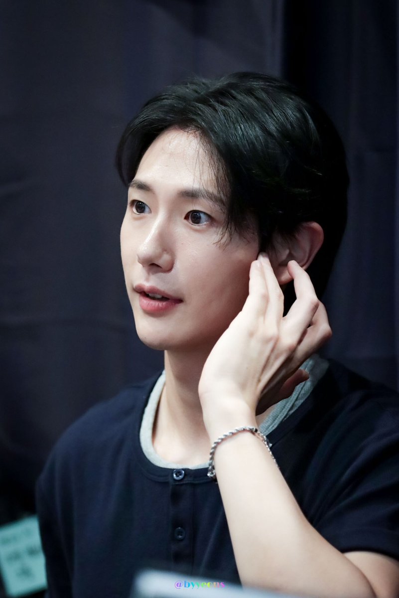 byyeons's tweet photo. 20261012 / 신정유 https://t.co/ThBF46af4W