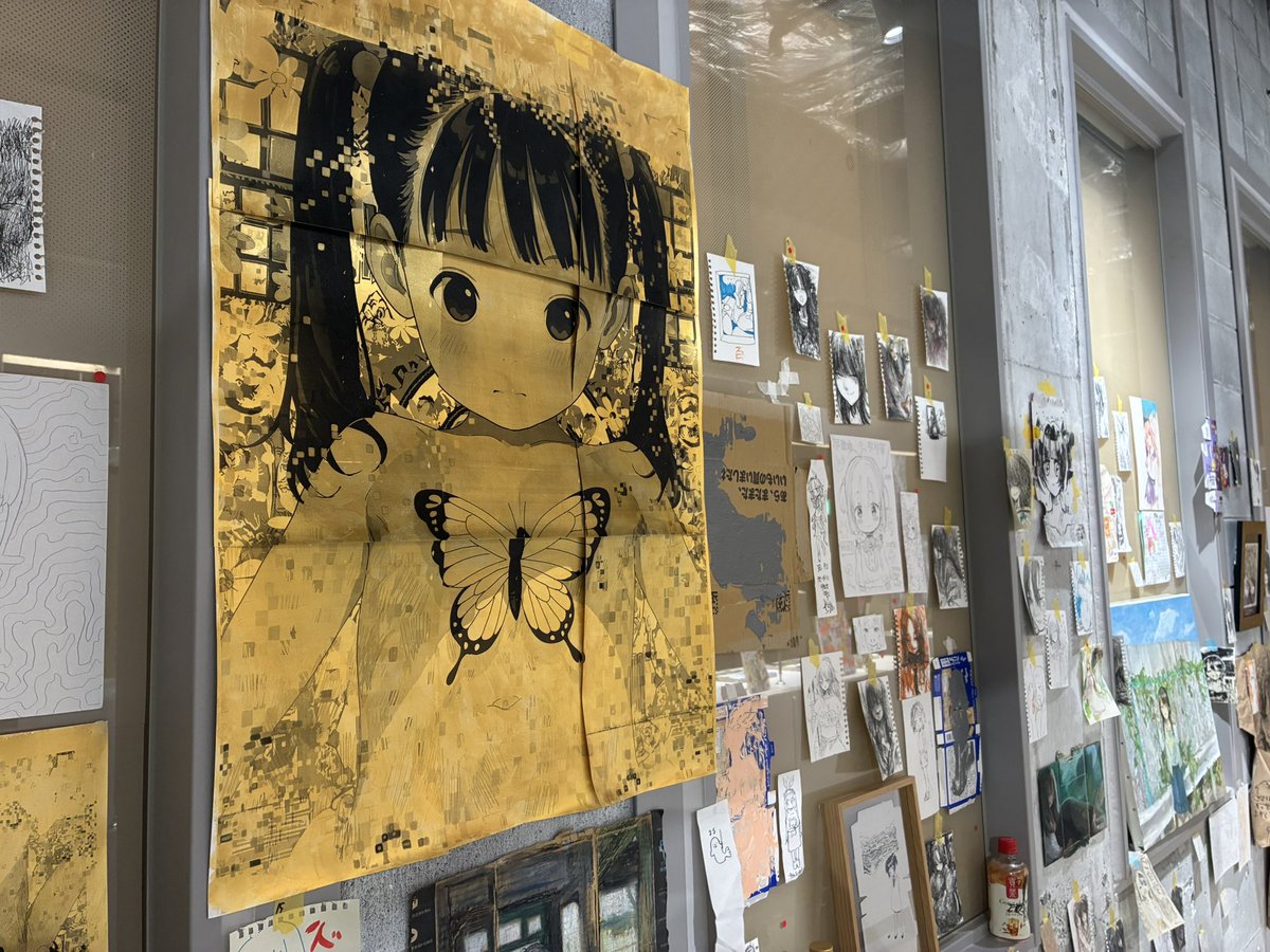 ken_in's tweet photo. 帝国ホテルプラザで開催されてる現代アートのグループ展「お籠もり会」に来てみた。（幼女の）裸体表現なんかでどんどん展示がBANされ、立体作品にも布が追加されているという
ルネサンス期の教会検閲じゃないんだから…
https://t.co/h7oYqEJu4S? https://t.co/BSJgO5WK5r