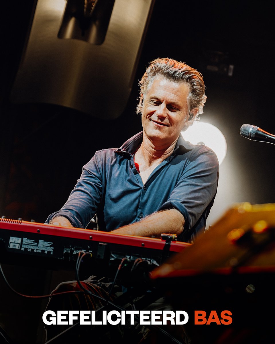 blof's tweet photo. Tijd voor taart: Bas is jarig! 🍰 https://t.co/utG9LZrZqW