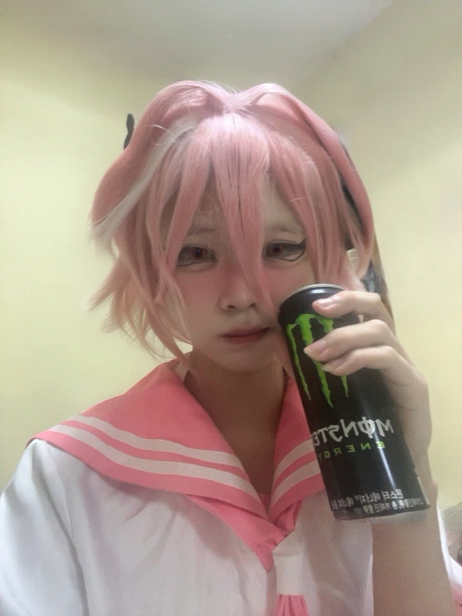 1s_hjun's tweet photo. #FateGrandOrder #Astolfo #アストルフォ #cosplay https://t.co/amk6ZoSdto