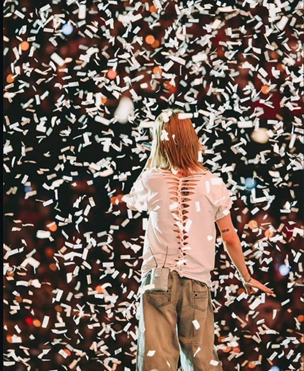 PurpleLight_093's tweet photo. CHÚC MỪNG SINH NHẬT JIMIN
💜13.10💜JMDAY💜
#ItBoyJiminDay
#31YearsOfSincerity
#OctoberMagicJimin
#1013Muse
#OurLightJimin
#BornForTheStageJimin
#HealingVoiceJimin
#LegendMakerJimin
#CutieSexyLovelyBrainyJimin
#WithJiminTillTheEnd
#단한번뿐인_아티스트_지민
#매일_지민이를_생각해 https://t.co/vaAYNAFp0a
