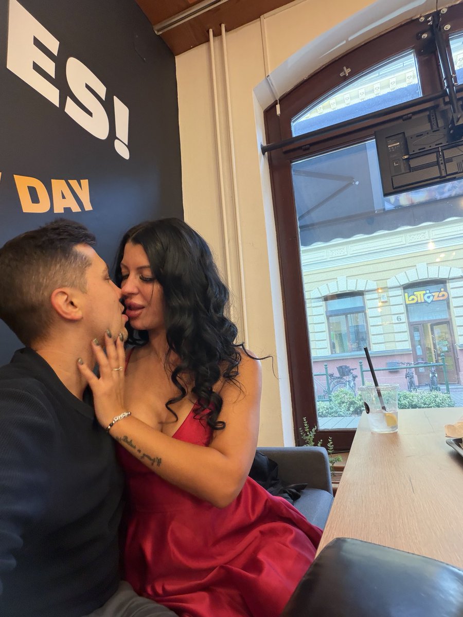 RealDestiny_Sin's tweet photo. Naaaa mit szóltok ? Elrabolom, muszáj hogy ma este, az enyém legyen ❤️‍🔥❤️‍🔥❤️‍🔥 Live 19:00 órától 😊😊��� Huhhhh hatalmas élvezések lesznek 💦💦❤️‍🔥❤️‍🔥❤️‍🔥💦💦💦 https://t.co/cPy2gwqfkx
