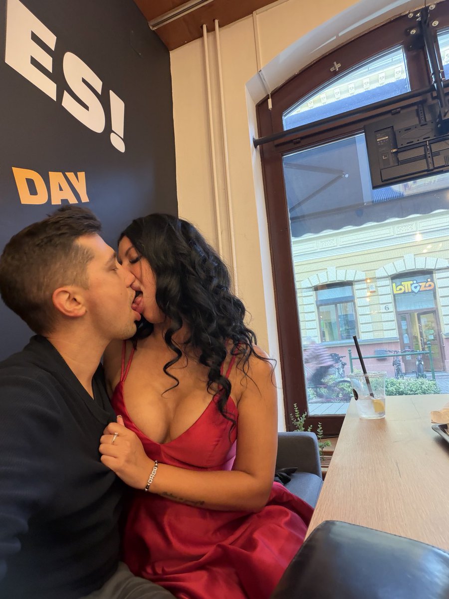 RealDestiny_Sin's tweet photo. Naaaa mit szóltok ? Elrabolom, muszáj hogy ma este, az enyém legyen ❤️‍🔥❤️‍🔥❤️‍🔥 Live 19:00 órától 😊😊��� Huhhhh hatalmas élvezések lesznek 💦💦❤️‍🔥❤️‍🔥❤️‍🔥💦💦💦 https://t.co/cPy2gwqfkx
