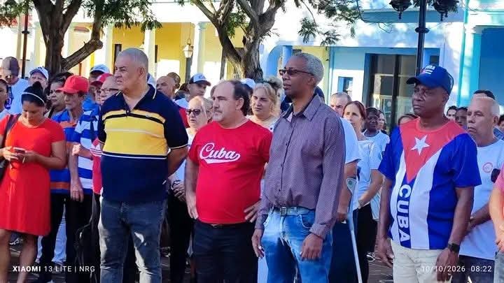 QueipoRuiz's tweet photo. Con #HonorHolguinero conmemoramos el 158 Aniversario del inicio de las guerras por la independencia de #Cuba. Desde el parque Carlos Manuel de Céspedes en #Holguín rendimos homenaje a aquel cubano que comprendió el valor de la Patria y el derecho de todos a la libertad. https://t.co/n3uOnZwVd6