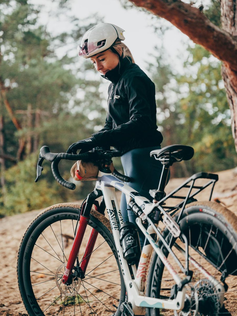 TrekBikes's tweet photo. The perfect bike for a big fall day 🍂

Trek CheckOUT built with Sram Rival XPLR AXS for crispy shifting on crispy 🍁 rides

🔗 https://t.co/DcrBghyoZZ https://t.co/jBzACk9jFy