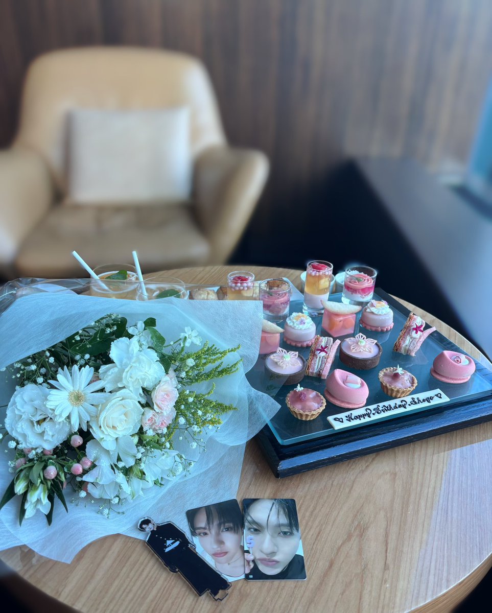 s1o13g's tweet photo. .   ⟡     ˚    ♡   .
             ✧︎       . 
｡ﾟﾟ･｡･ﾟﾟ｡⠀  
˚｡       𝐇𝐚𝐩𝐩𝐲 𝐁𝐢𝐫𝐭𝐡𝐝𝐚𝐲 𝐒𝐡𝐨𝐠𝐨
    ﾟ･｡･
 ♡         ⟡         ˚  
     
#HAPPYSHOGODAY
#祝28歳_将吾に伝えたいのは大好き https://t.co/ZAjADpXEDi