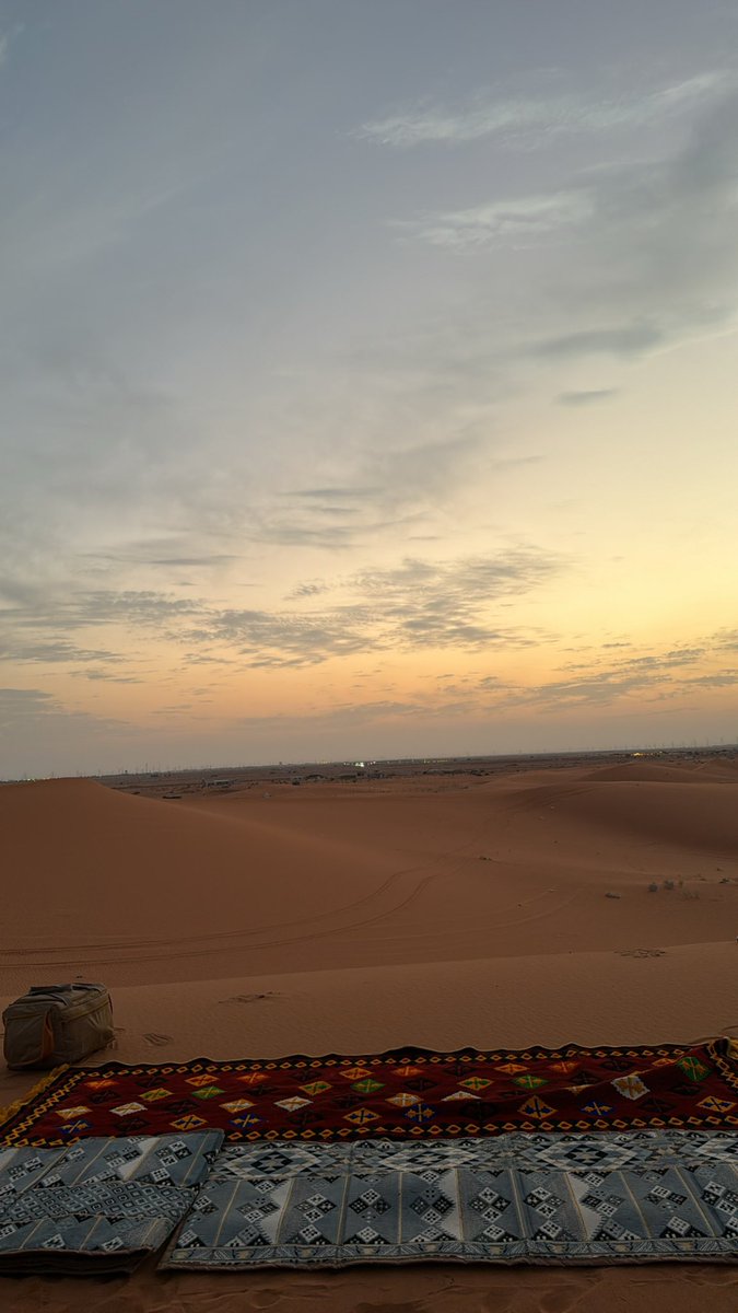 xyaze's tweet photo. يا وجودي لا دنا الليل من روس الجبال
وانتهى يوم من العمر ما عاد ارتجيه https://t.co/ONdM15Bo8k