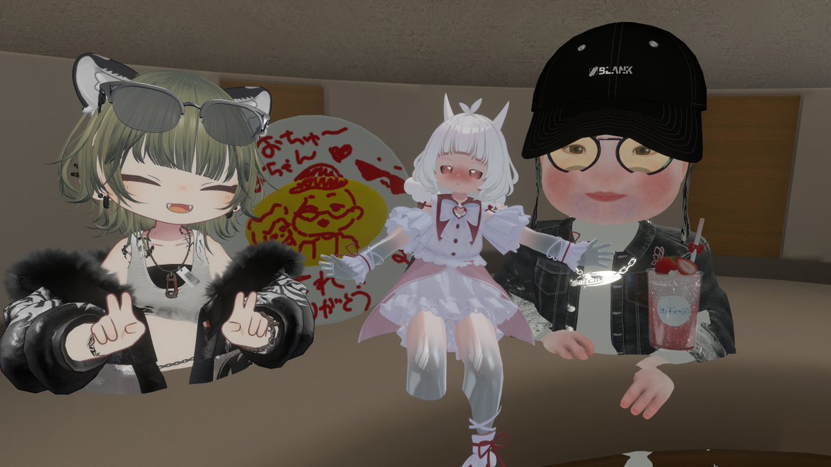 midorimo_tamaki's tweet photo. あくあぱれっとのプレオープンにお誘い頂いて遊びに行ってきました！ちいさい海の生き物たちがかわいくて最高だった！1ローテ目はオムライスが頼めて絵まで描いてくれる！２ローテ目はなんでも頼める！お散歩時間があって皆とたくさん遊べる！自由で個性的な子たちが多くて楽しかったー！ #VRCあくぱれ https://t.co/aOpbxnTS0k