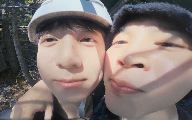 jjkgaIlery's tweet photo. happy birthday to our dearest, jimin!! 🥳 https://t.co/CO36y2sTxD