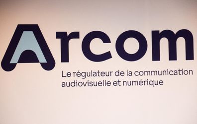 ojim_france's tweet photo. 🔴🗣️Le journaliste @Bousquet_FR au sujet de l'ARCOM : 

"L’ARCOM n’a plus qu’une obsession : avoir la peau de CNews. CNews concentre l’essentiel de son travail ; le reste ne semble être là que pour donner le change et sauver les apparences d’impartialité.

Sous ses dehors d’indépendance et de neutralité, l’ARCOM est un instrument de contrôle et de censure, à situer quelque part entre la police de la pensée orwellienne, l’Index des livres interdits et un organisme de racket idéologique."