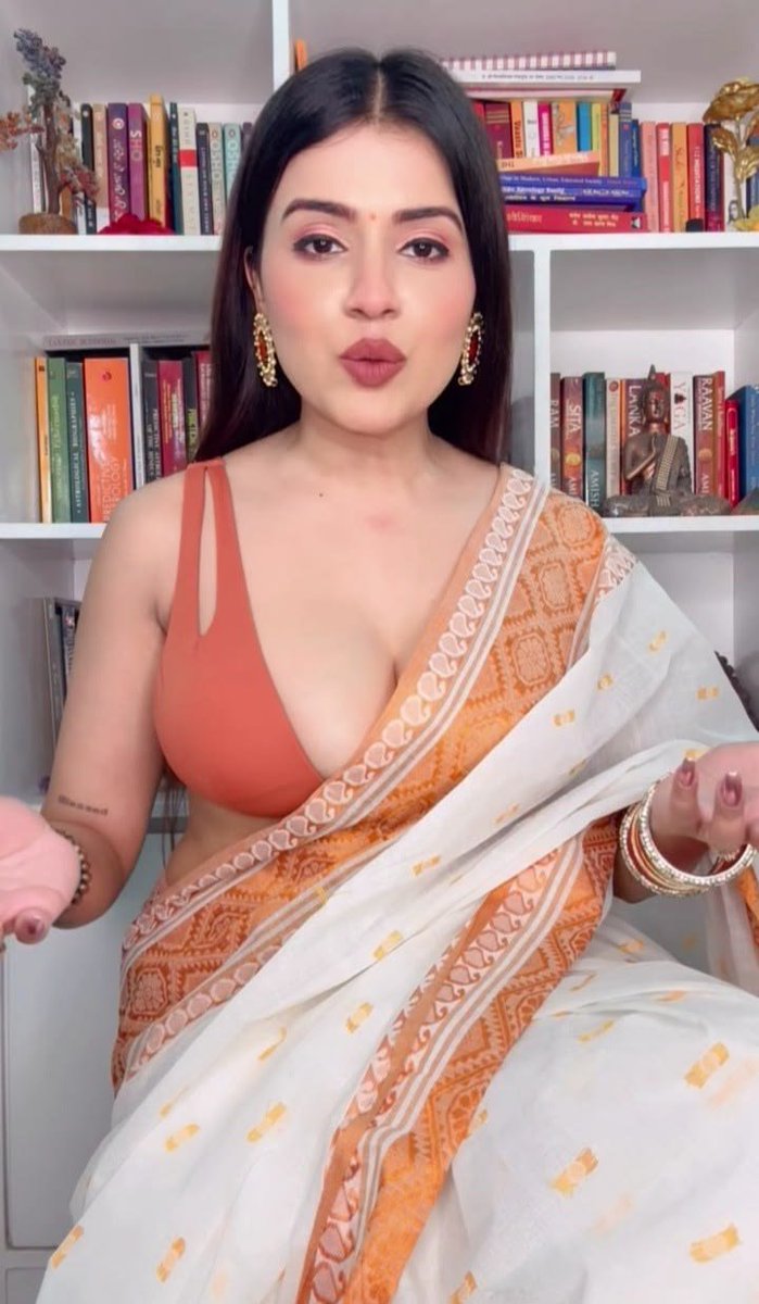 Flexi_Bull's tweet photo. Her rahu, ketu is too big 🥵 🥵 https://t.co/V1SFBpbzIa