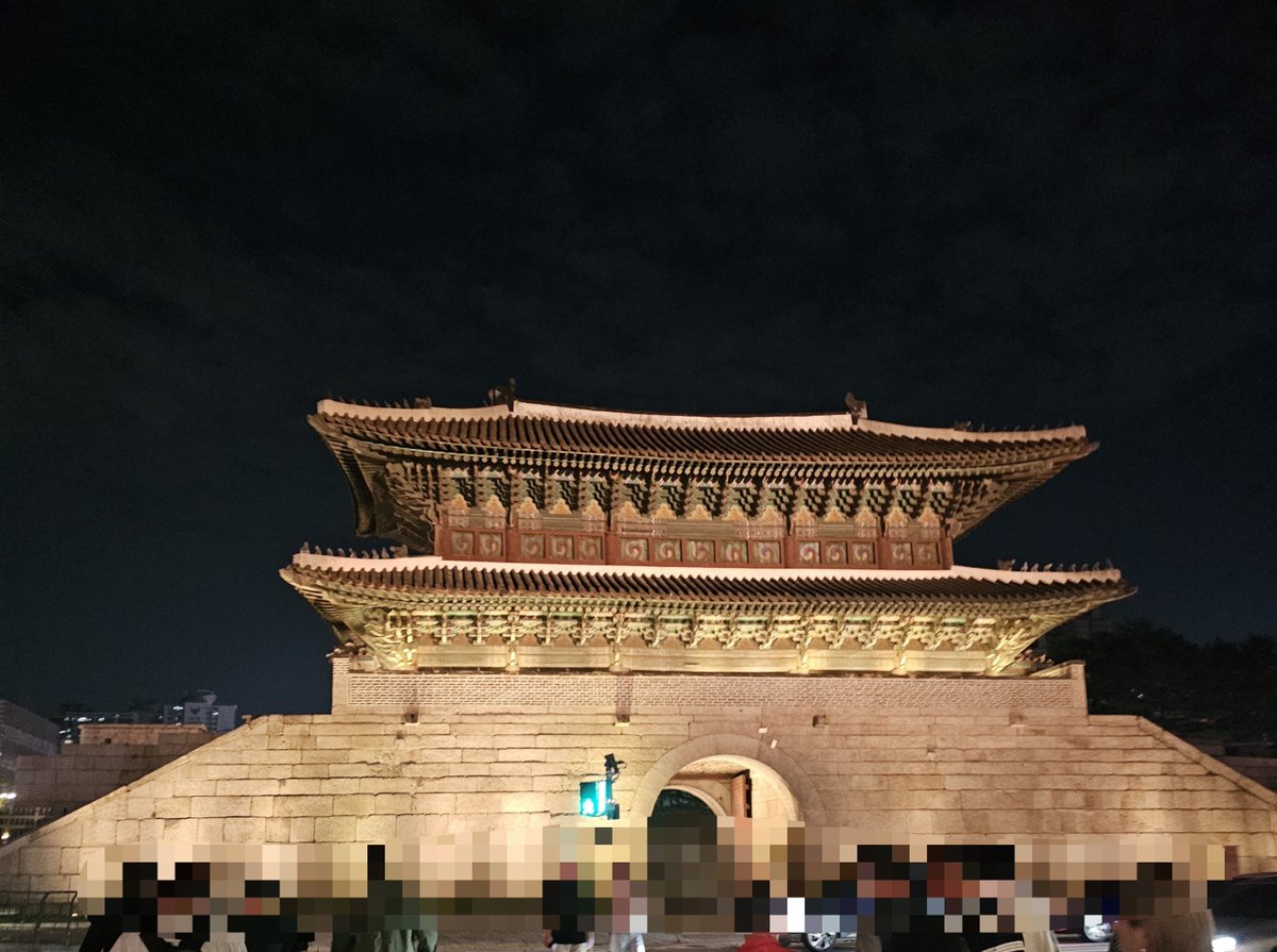 ReTyonyon's tweet photo. ライトアップされた東大門、秋の夜に浮かぶ光景に風情を感じる。
#韓国
#韓国生活 https://t.co/zQoeCt40FK