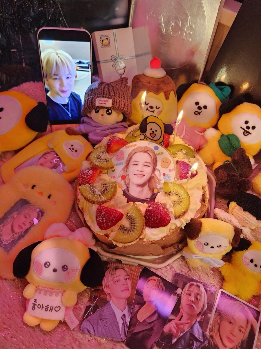 justminkook's tweet photo. HAPPY BIRTHDAY OUR PRINCE JIMIN!!! 

#ItBoyJiminDay
#31YearsOfSincerity
#OurLightJimin
#BornForTheStageJimin
#HealingVoiceJimin 
#LegendMakerJimin
#WithJiminTillTheEnd
#단한번뿐인_아티스트_지민
#매일_지민이를_생각해 https://t.co/TpFxv58TFc