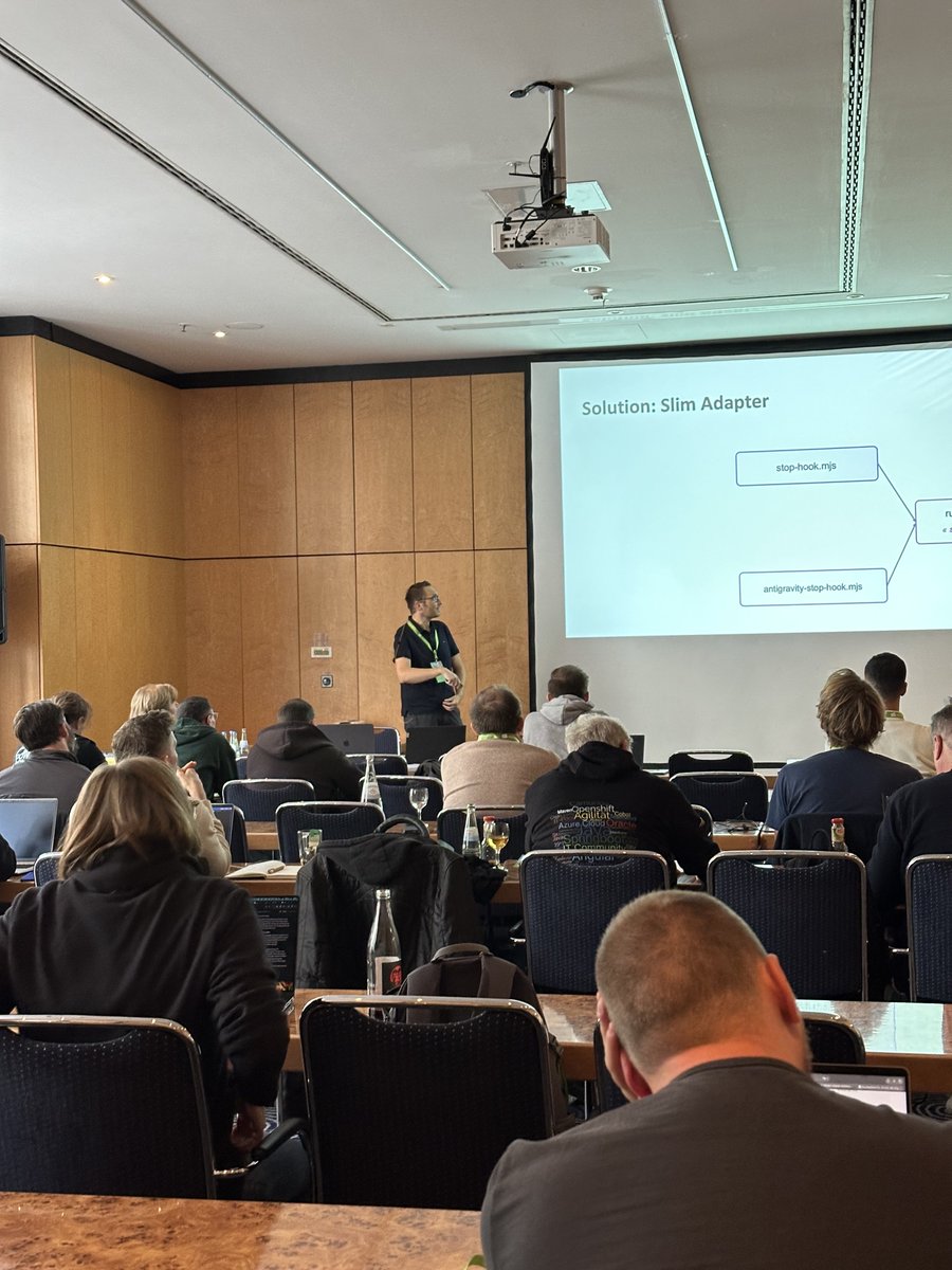 JS_Days's tweet photo. 🚀 Manfred Steyer zeigt, wie moderne Angular-Architekturen wartbar bleiben und wie Agentic AI, Tool Calling und dynamische UIs sinnvoll zusammenspielen.

#Angular #AgenticAI #Webentwicklung #JavaScriptAndAngularDays https://t.co/gBs5D7cifv