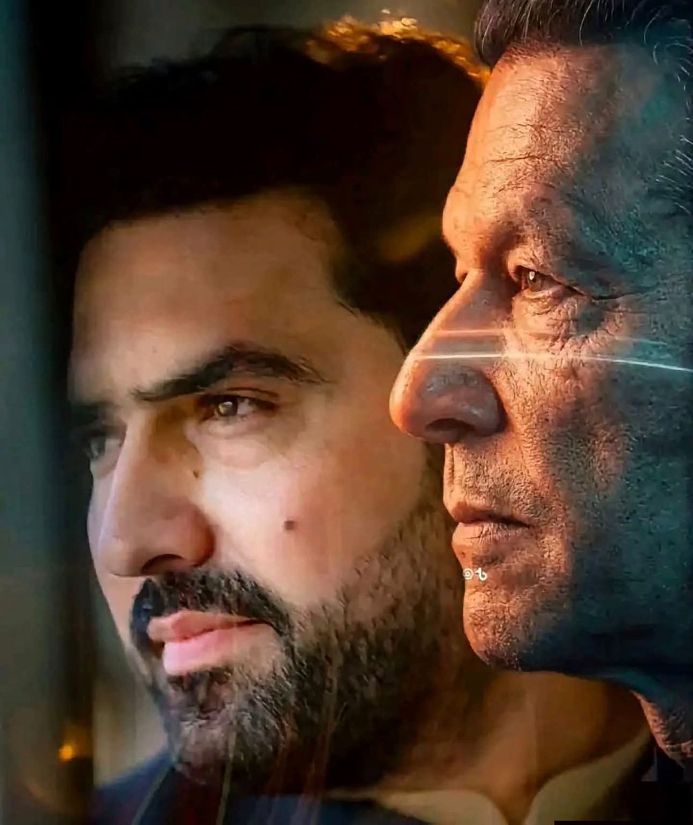 SafirKh46383566's tweet photo. زندگی میں اگر لڑنا ہے تو اسے لڑو جیسے سسٹم کے ساتھ اس وقت یہ دو پھٹان لڑ رہے ہیں
#آئین_شکن_راج_نہیں_چلے_گا https://t.co/lDtCzM9ZUm