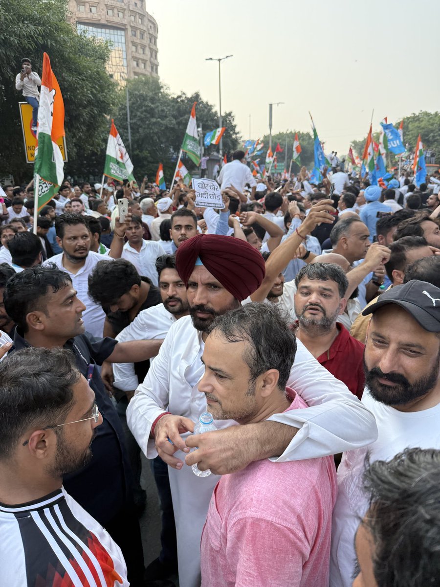 sitaramlamba's tweet photo. #DemocracyMarch Delhi @RahulGandhi https://t.co/Fuwnl8IvId