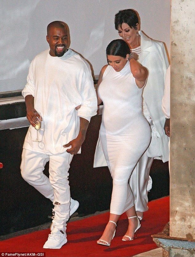 QuincyBela's tweet photo. Kanye always dropping like he's a bodyguard to Bianca but on the other side he's the serving boyfriend.. I now know why she chose her https://t.co/NcHlRkTFLT