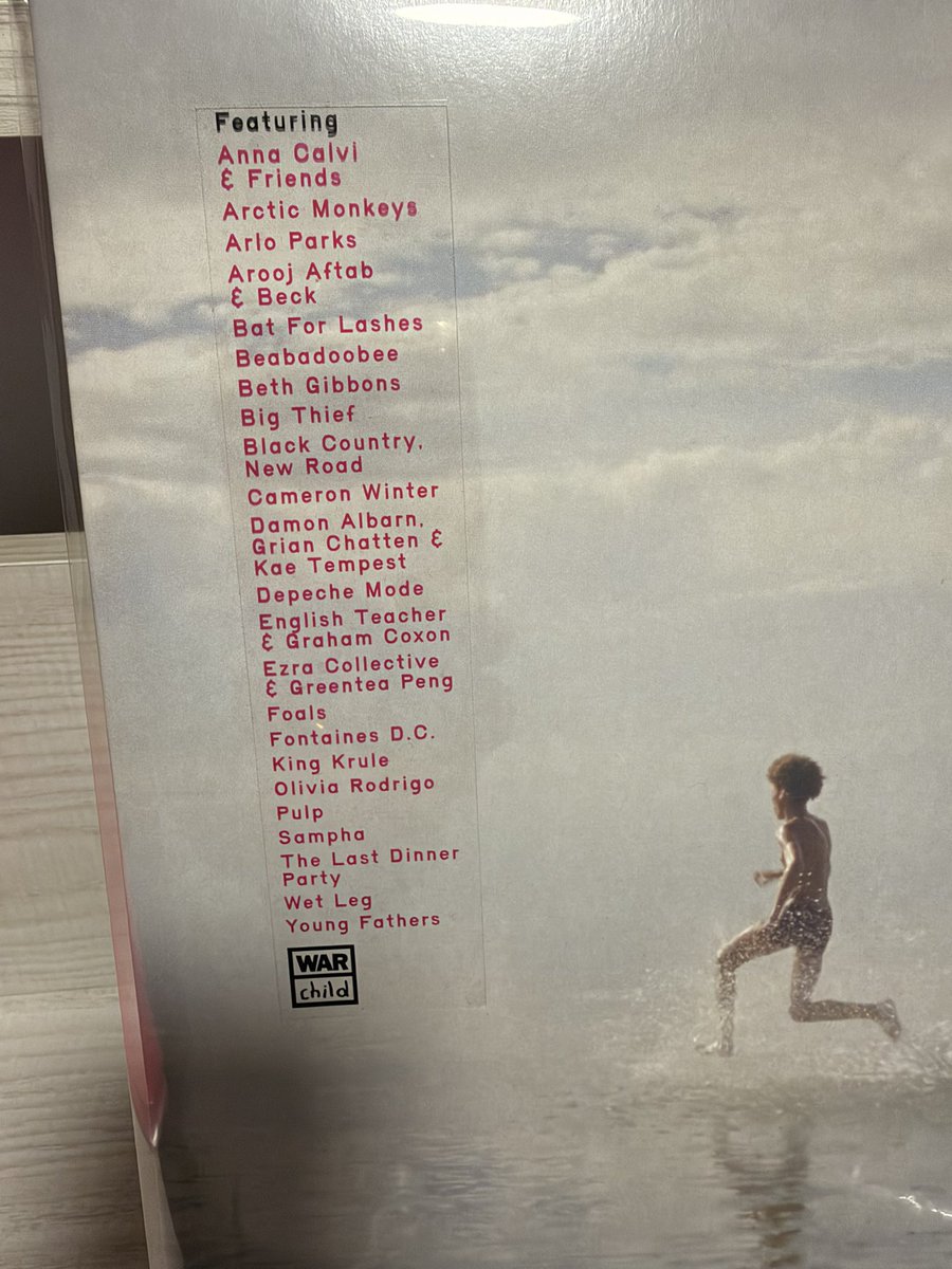 Marcmantaray1's tweet photo. Escuchando HELP2, colaboración artistas británicos para War Child. ONG no gubernamental dedicada a proteger y dar apoyo a los niños afectados por conflictos armados en todo el mundo 🙌🫶
Regalo buena amiga 🤗
 🔝versiones  : beth gibbons y Depeche

https://t.co/0MMyl1Tx1D https://t.co/zDbMnN1977