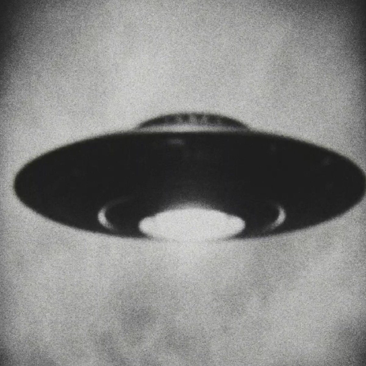 ExtraTruth63's tweet photo. Aliens. https://t.co/gg7vXbwGUo