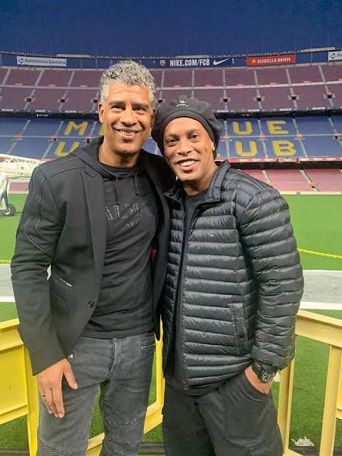 BarcaArchive's tweet photo. 2003.                                       2023. https://t.co/LeiQ6kWFe3