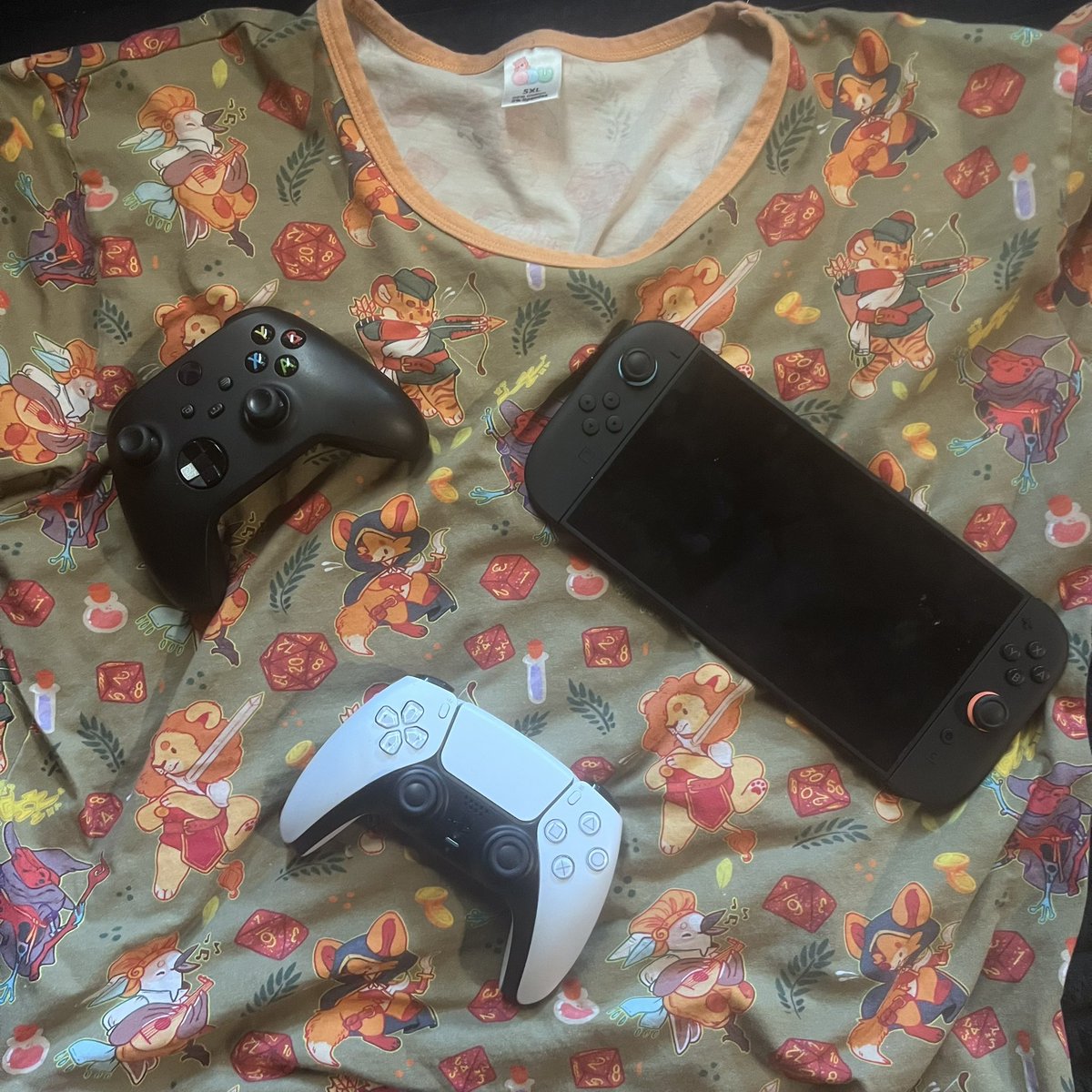 babiecottontail's tweet photo. Daddy’s lil gamer 🎮👾🐇
~
Onesie: @OnesieDownunder https://t.co/w4vw7CGaxA