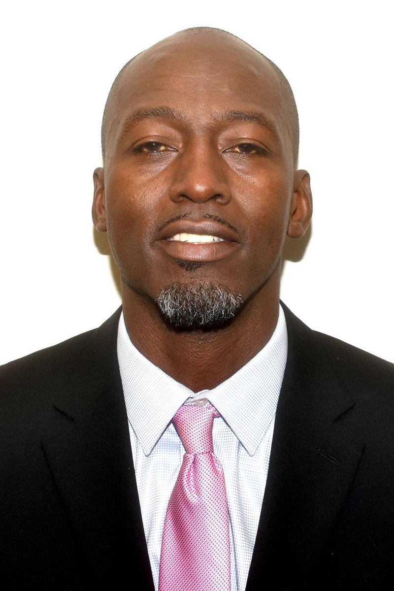 bigsloan32's tweet photo. Big news for Westbury Christian HS. Former all Greater Houston standout, SEC player of the year, &amp; NBA draft pick, Ansu Sesay, @Boy_named_Su_5 has been named Head Coach! Big time experience as coach at the collegiate level &amp; in player development! Big hire for @WCSwildcats1 https://t.co/zrtVYAGnkx