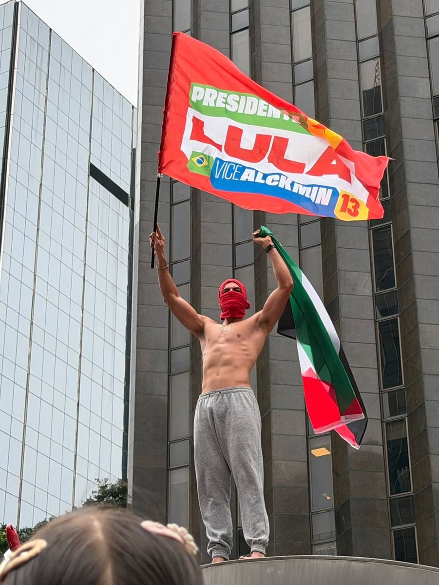 beleucomentaa's tweet photo. A esquerda é boa em TUDO mesmo, não tem erro. https://t.co/xMVTxfWw3W