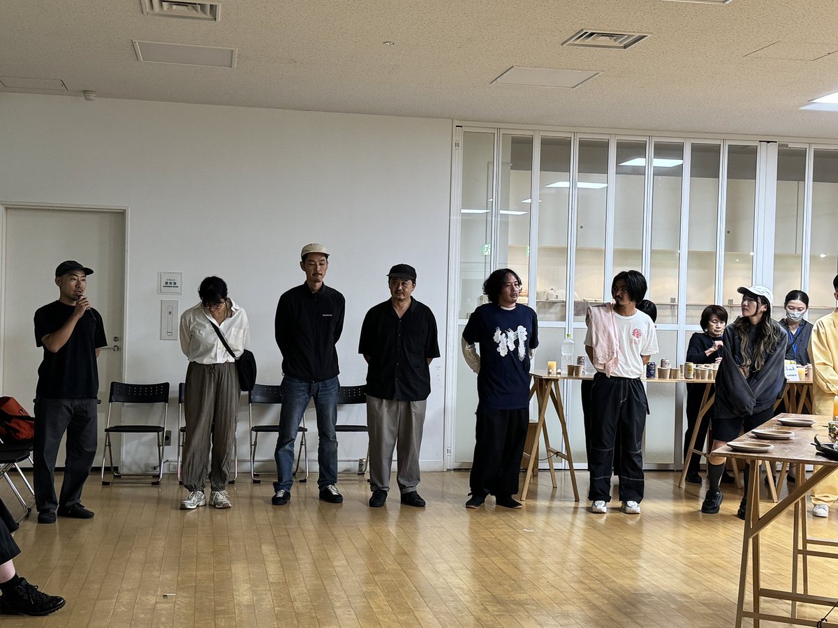 Seina's tweet photo. 横浜市民ギャラリーあざみ野で開催中の「ニュータウン、インターフェアレンス 都市とわたしたちの関係」は必見。ニュータウンに縁のない人でも都市が自分ごとになる素晴らしい構成。各アーティストの様々な視点の作品で形成されることにより多面コミュニティを表現、まさにニュータウン。11/3迄 https://t.co/DaTVecoK3A