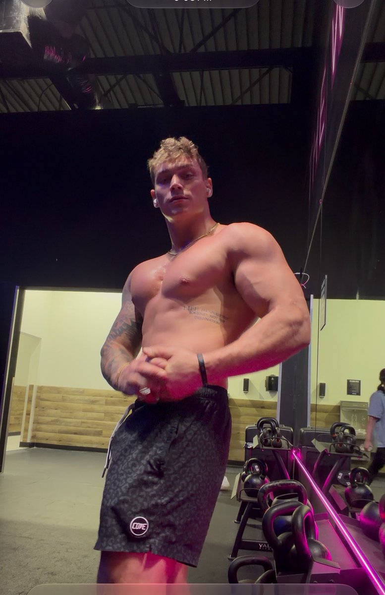 BWCBristo's tweet photo. Been bulking https://t.co/Ba8k2DLYqZ