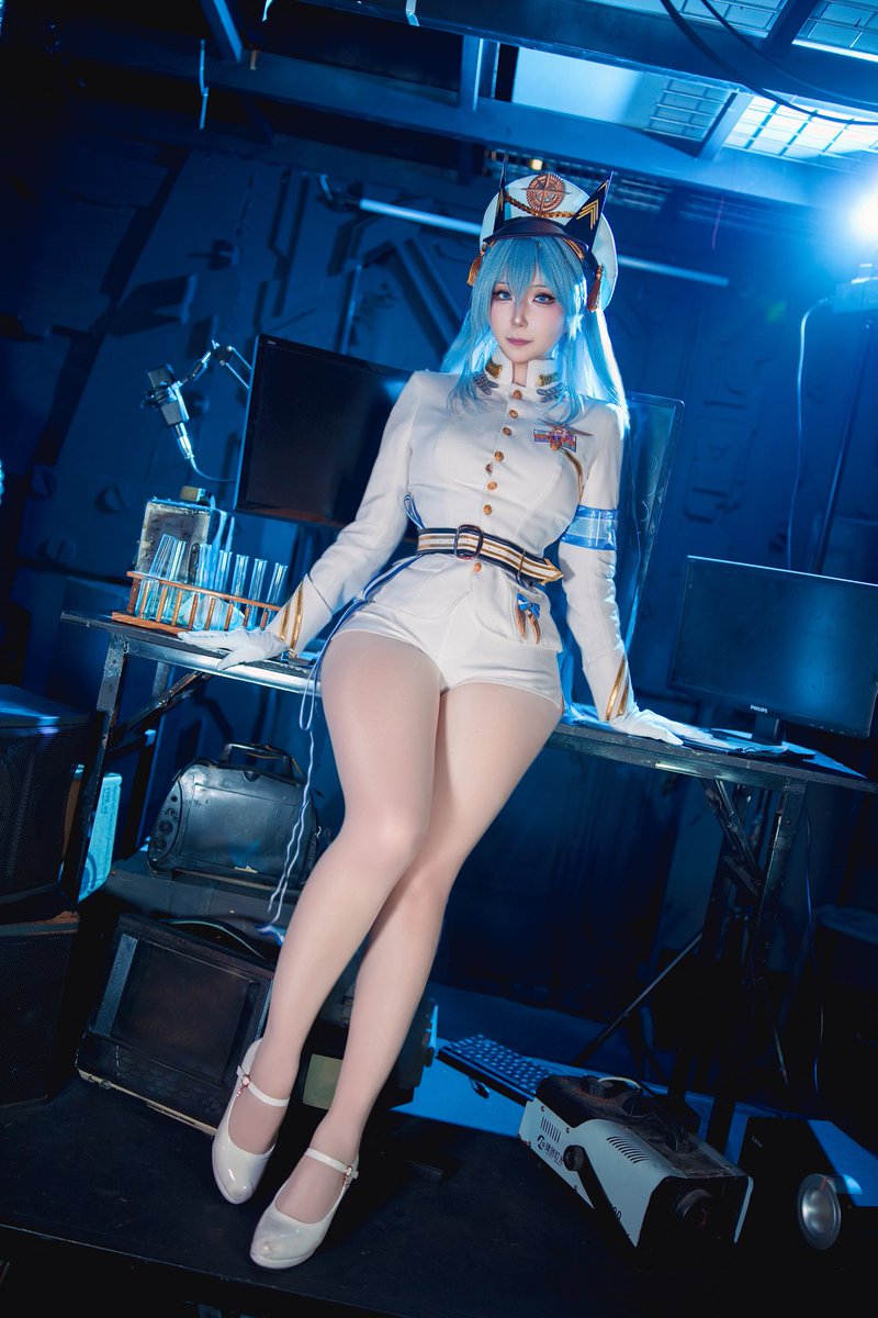 yamira7u7's tweet photo. 越正經的女人越———

#NIKKE #Nikkecosplay #海倫 #Helen https://t.co/BdakOwp8wd
