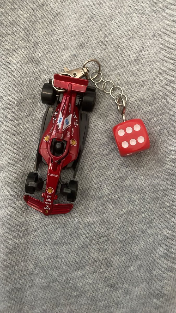 prettyboyarmz's tweet photo. https://t.co/A52HzBjAj0

#customkeychain ❤️🤍 https://t.co/I6Fhz10ee4