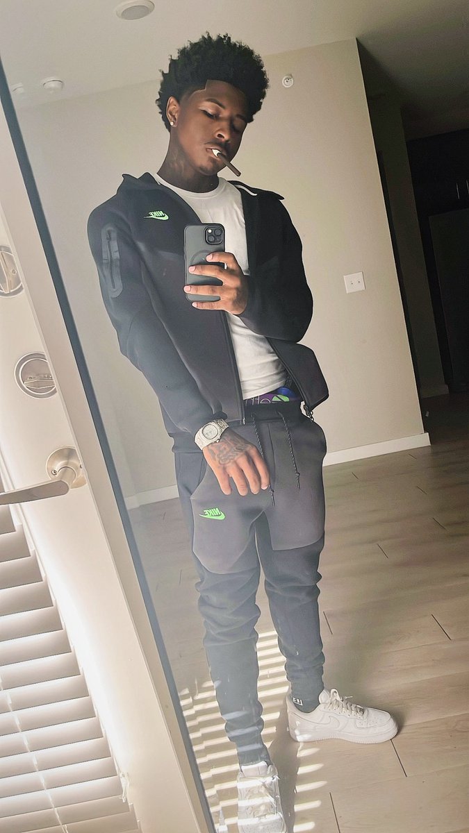 Mjtharealkrook's tweet photo. #fypシ゚ #dallas https://t.co/m2TLKzU6uj