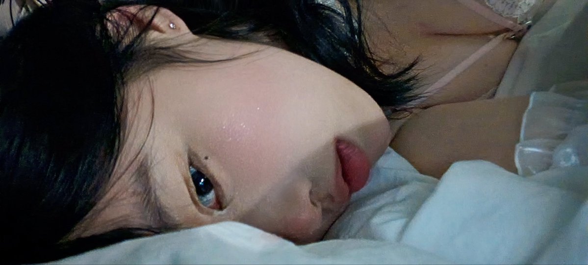 loveyoufgg's tweet photo. 做爱太多还能流鼻血？ https://t.co/S2n3rSNEEj