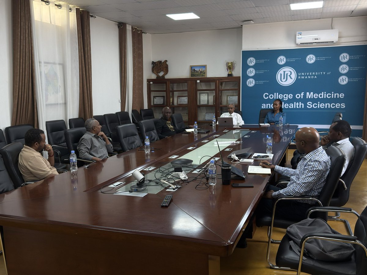 UCmhs's tweet photo. The Fred Hollows Foundation Country Director-Rwanda, Dr. Tiva held a meeting with the CMHS Principal, Prof.Abraham, the Dean-School of Medicine together with experts in Ophtalmology including Dr. Egide to assess progress on the ongoing joint projects. @Uni_Rwanda @TivaKananura https://t.co/ZbMnpiLis3
