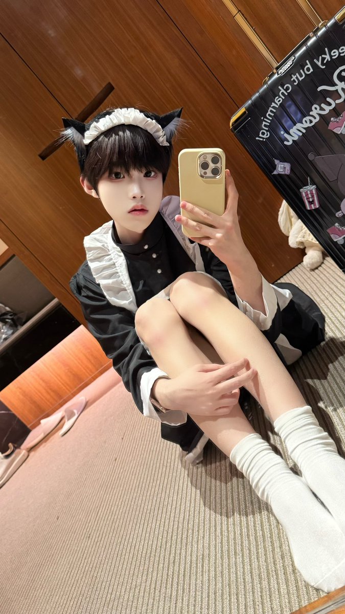 Ranzai888's tweet photo. 喵喵喵喵喵 #男仆 #0m https://t.co/8Lx9lwqPI1