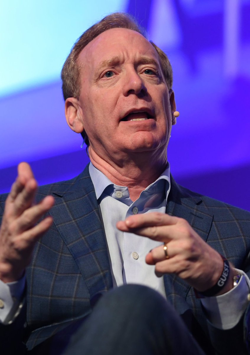 InternetH0F's tweet photo. Microsoft president Brad Smith said milk is more regulated than AI, calling for global safety rules and “kill switches”

“Every carton of milk that you see in the grocery store is subject to safety rules and inspection” https://t.co/ucy3LzU9LW